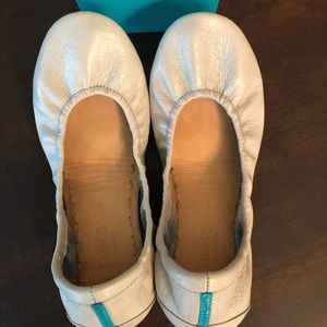 Tieks Feather Grey Size 6